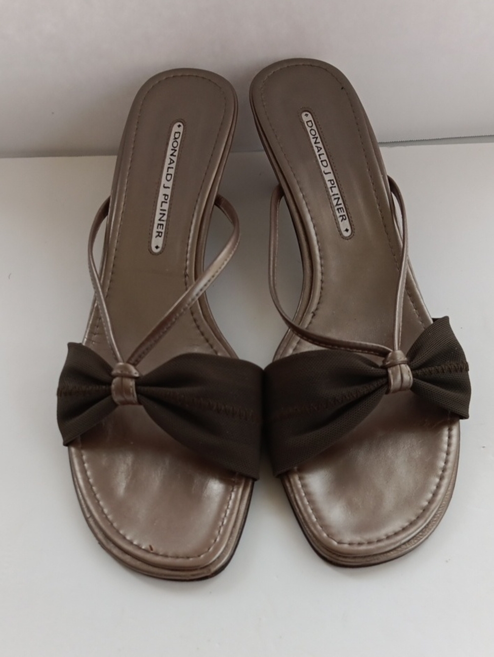 Vintage Donald J. Pliner Taupe Bow Kitten heels Slide Sandals 9.5 M
